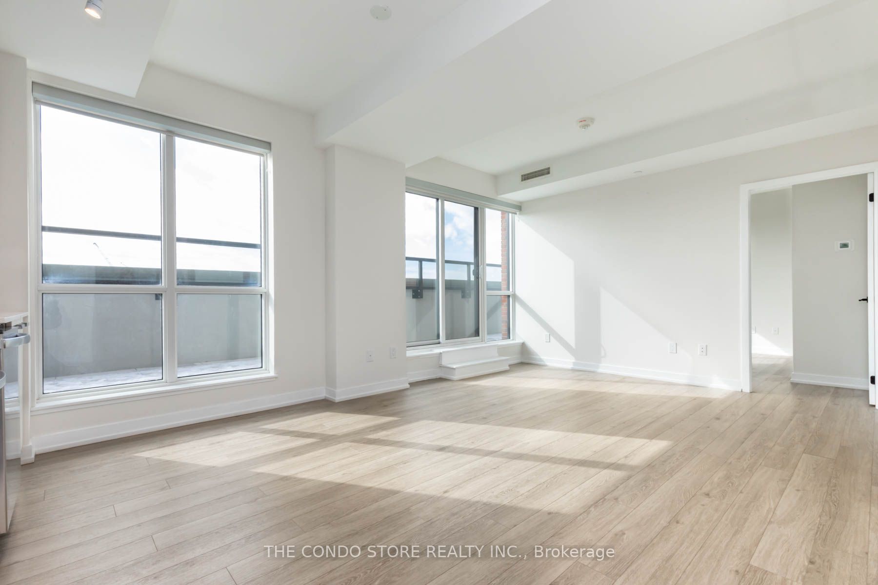 Additional image 3 of 905-2300 St. Clair Avenue W, Toronto, ON, M6N 1K8