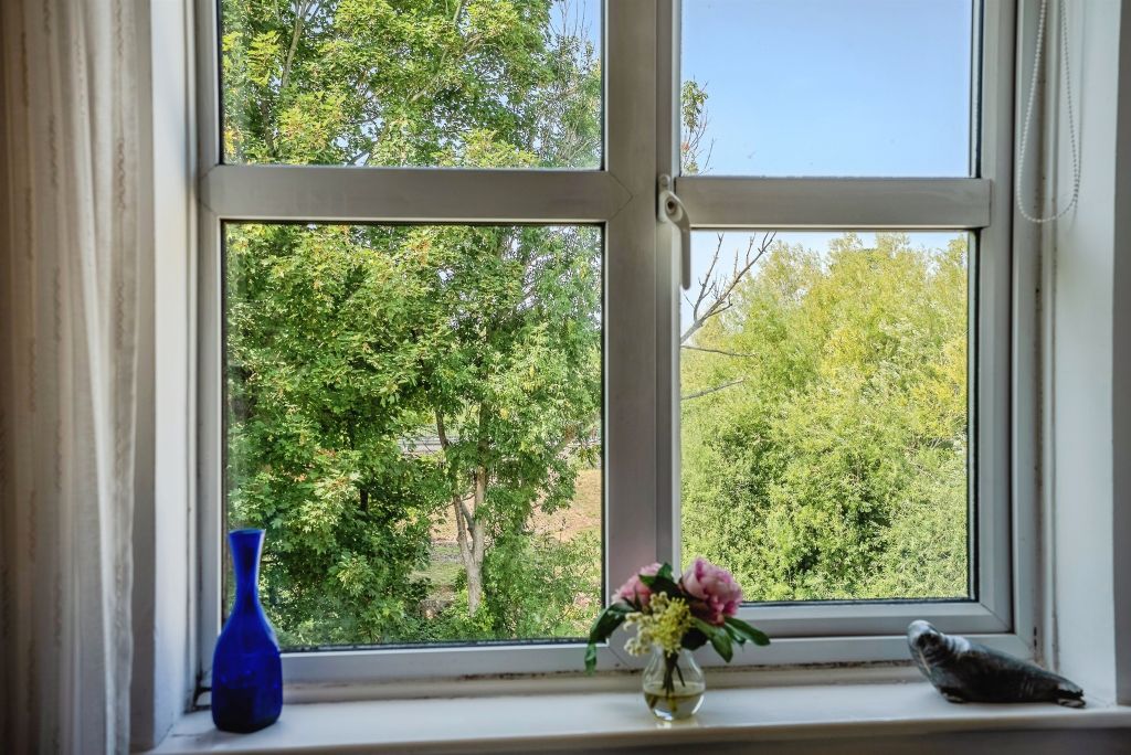 2 bed flat for saleThe Oldway Centre, Monmouth NP25 photo 2