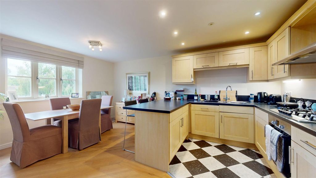 Additional image 4 of 2 bed flat for saleRiverside Place, Stamford, Lincolnshire PE9