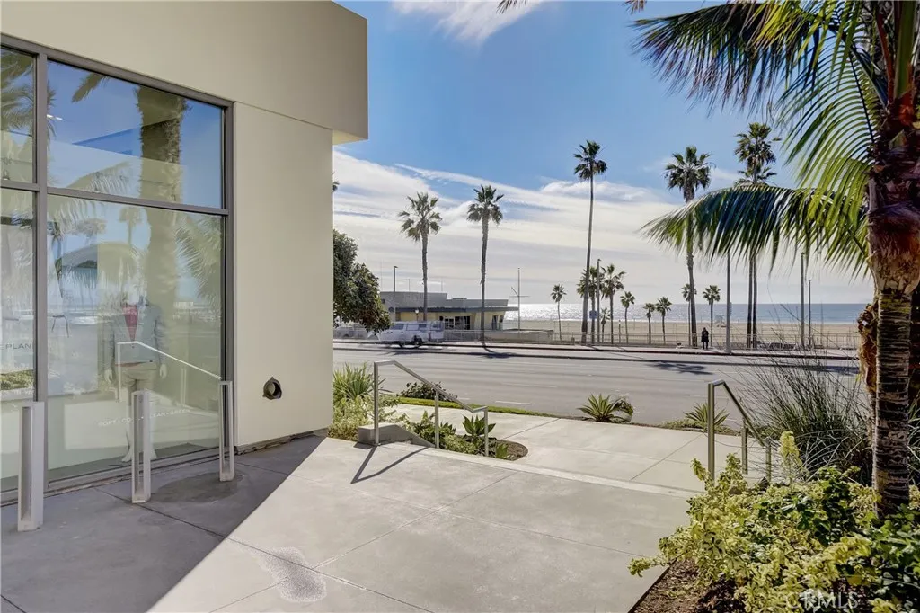Additional image 42 of 16562 Regina Cir Unit 4, Huntington Beach, CA 92649