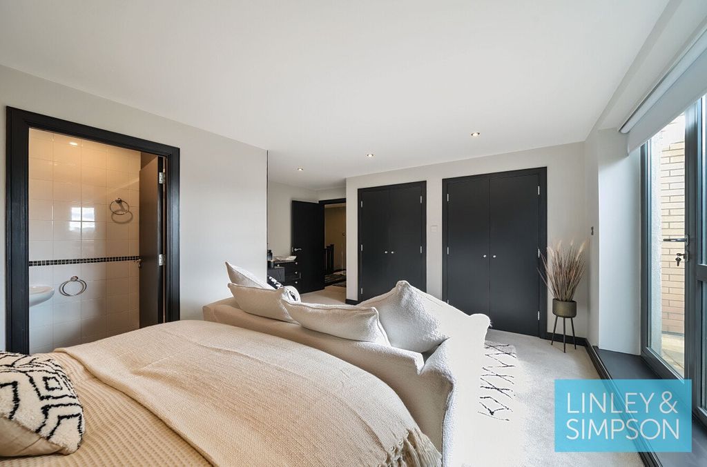 Additional image 16 of 2 bed flat for salePortland Place, 5 Calverly Street, Leeds LS1