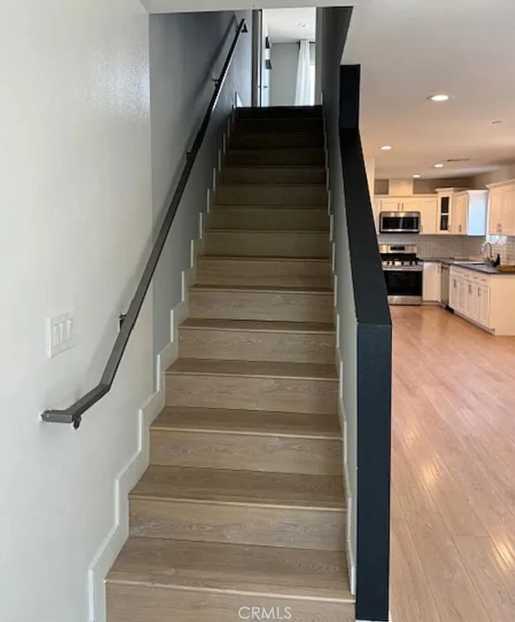 Additional image 4 of 427 N Heliotrope Dr, Los Angeles, CA 90004