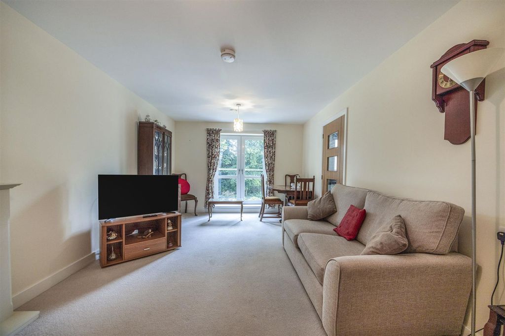 Additional image 6 of 1 bed flat for sale28 The Sycamores, Muirs, Kinross KY13