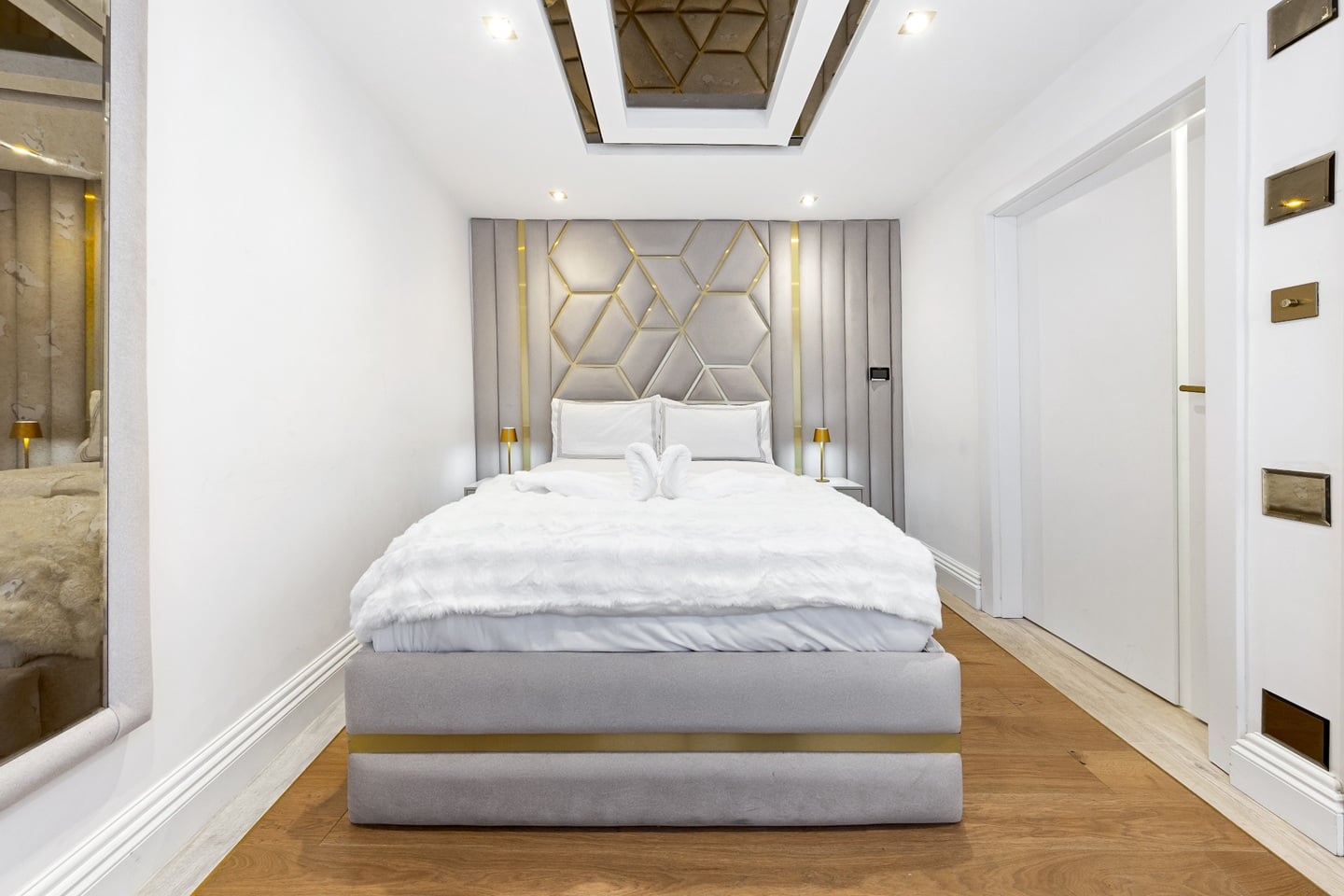 Additional image 5 of 3 Bed Flat, Cheval Place, SW7, N1 7GU