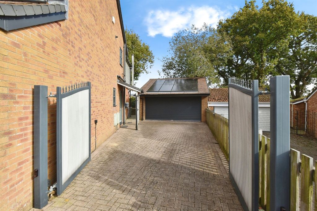 Additional image 35 of 4 bed detached house for saleThe Oaks, Quakers Yard, Treharris CF46