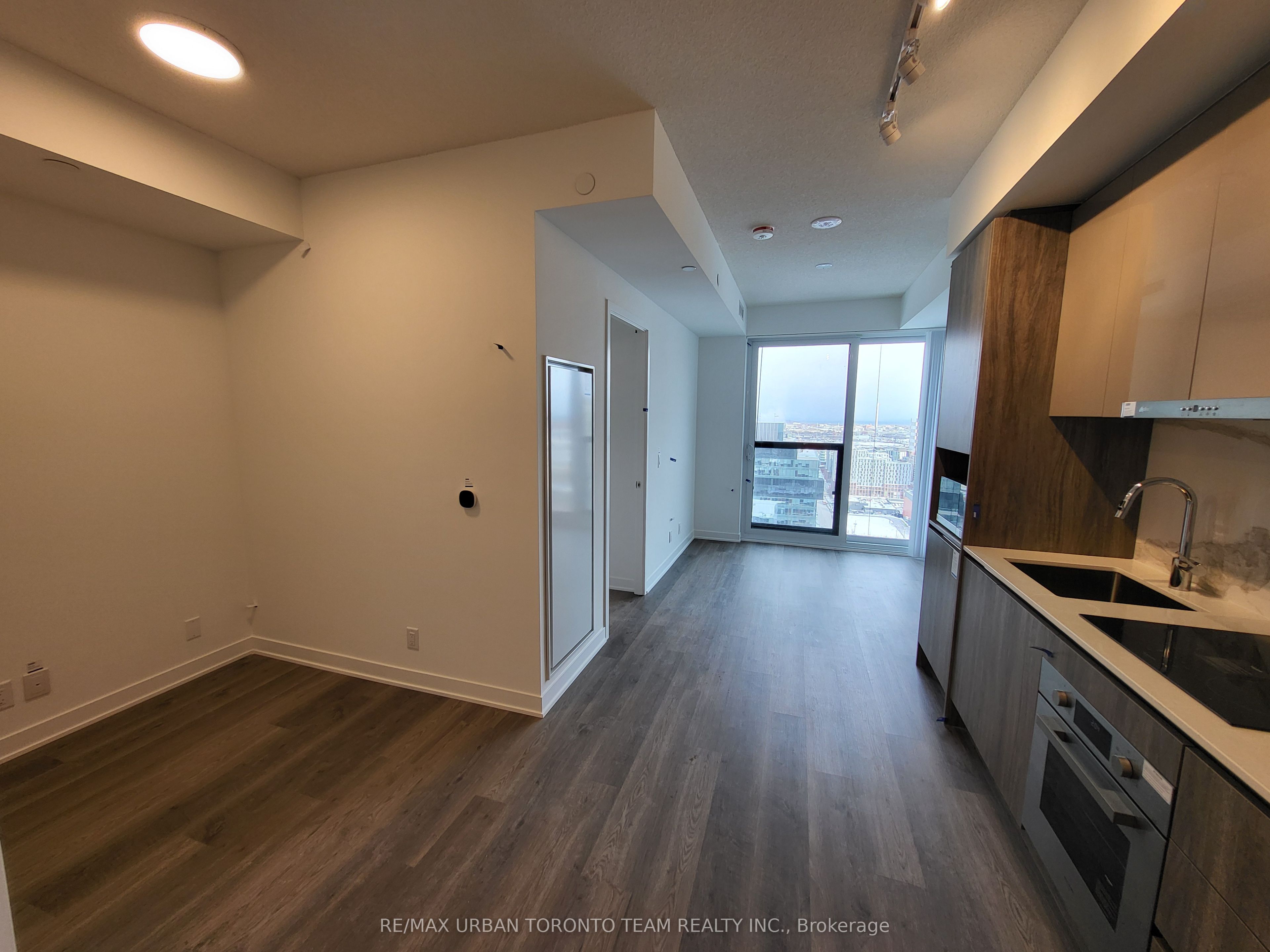 Additional image 5 of 3305-180 Front Street E, Toronto, ON, M5A 0K9