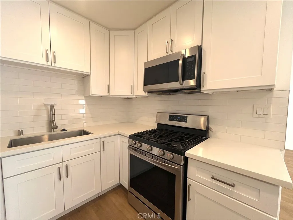 Additional image 8 of 8308 Clinton Avenue Unit 3, West Hollywood, CA 90048