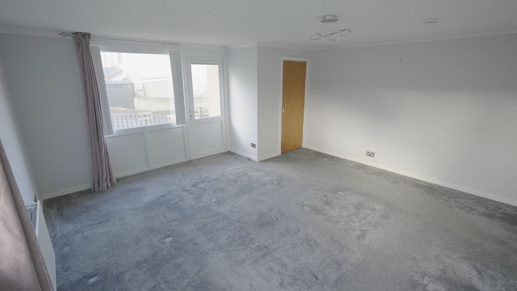 3 bed flat for saleThurso KW14 photo 2