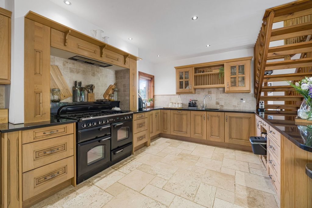 Additional image 11 of 5 bed detached house for saleOakmead Road, Llanharan, Pontyclun CF72