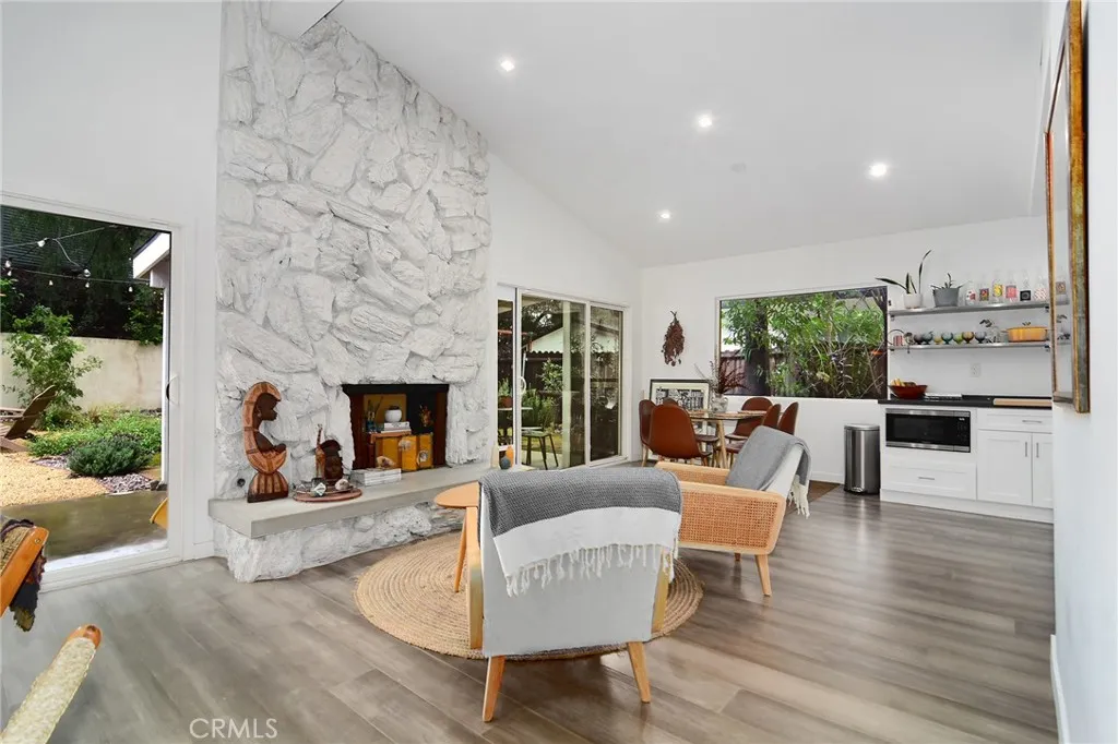 Additional image 6 of 4737 Topanga Canyon Blvd, Woodland Hills, CA 91364
