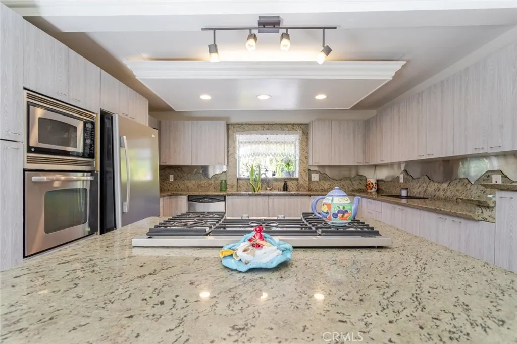 Additional image 16 of 19026 Keswick St, Reseda, CA 91335