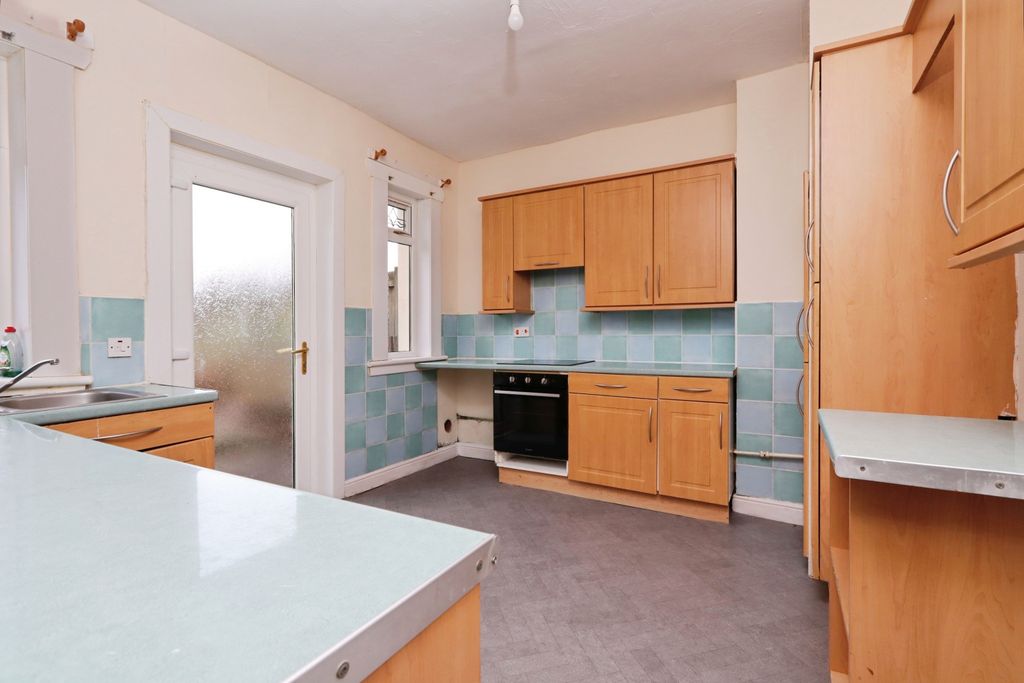 2 bed maisonette for saleLoch View, Airdrie ML6 photo 5