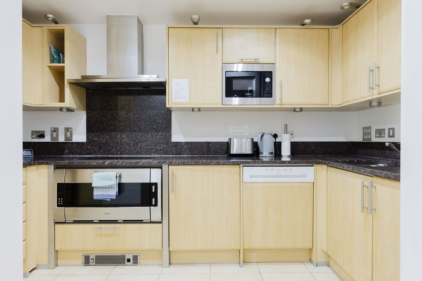 Additional image 13 of 2 Bed Flat, St George Wharf, SW8, N1 7GU