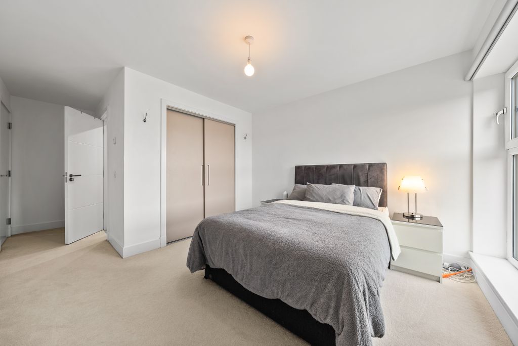 Additional image 8 of 2 bed flat for saleFestival Court, Princes Quay, Glasgow G51