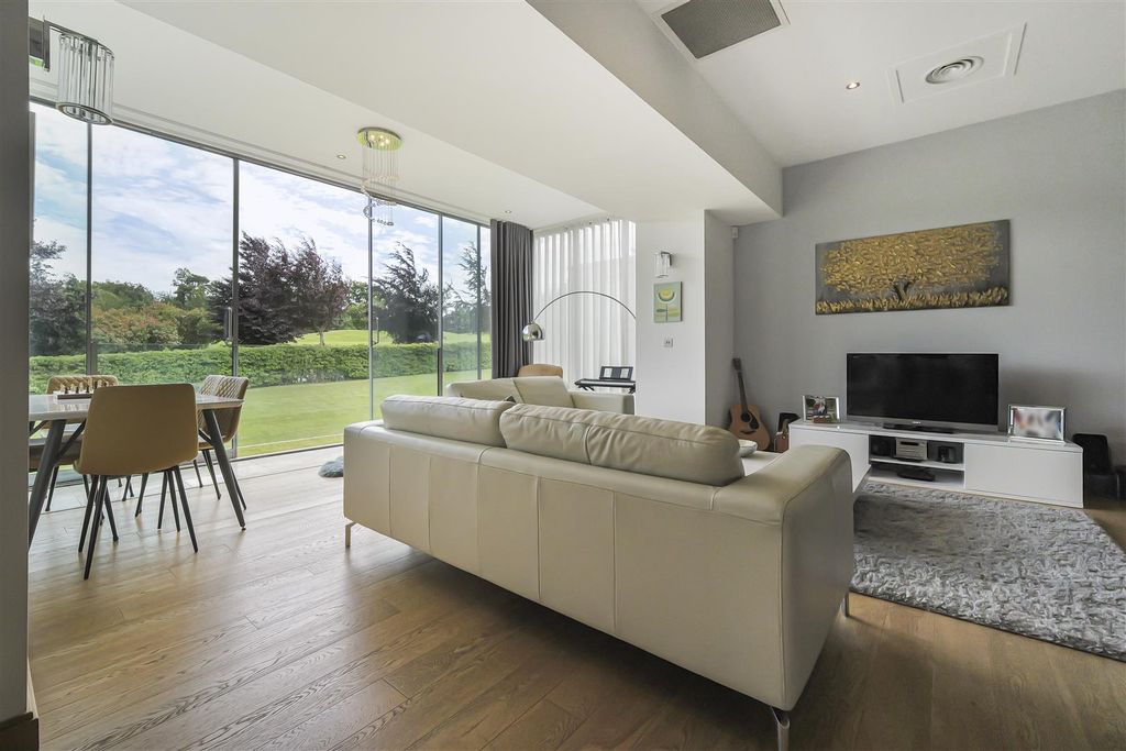Additional image 9 of 3 bed flat for saleHensol Castle Park, Hensol, Pontyclun CF72