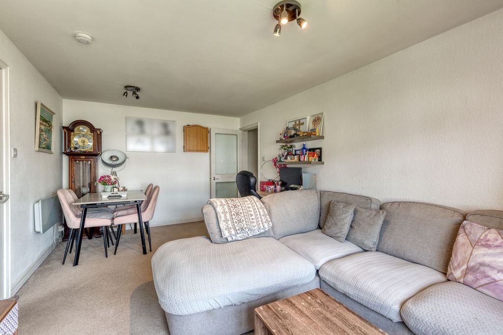 Additional image 7 of 2 bed flat for sale104 Marett Court, St Helier JE2