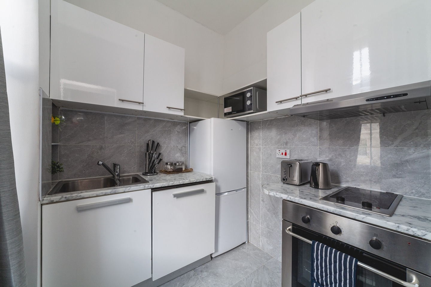 Additional image 5 of Studio Flat, Gloucester Terrace, W2, N1 7GU