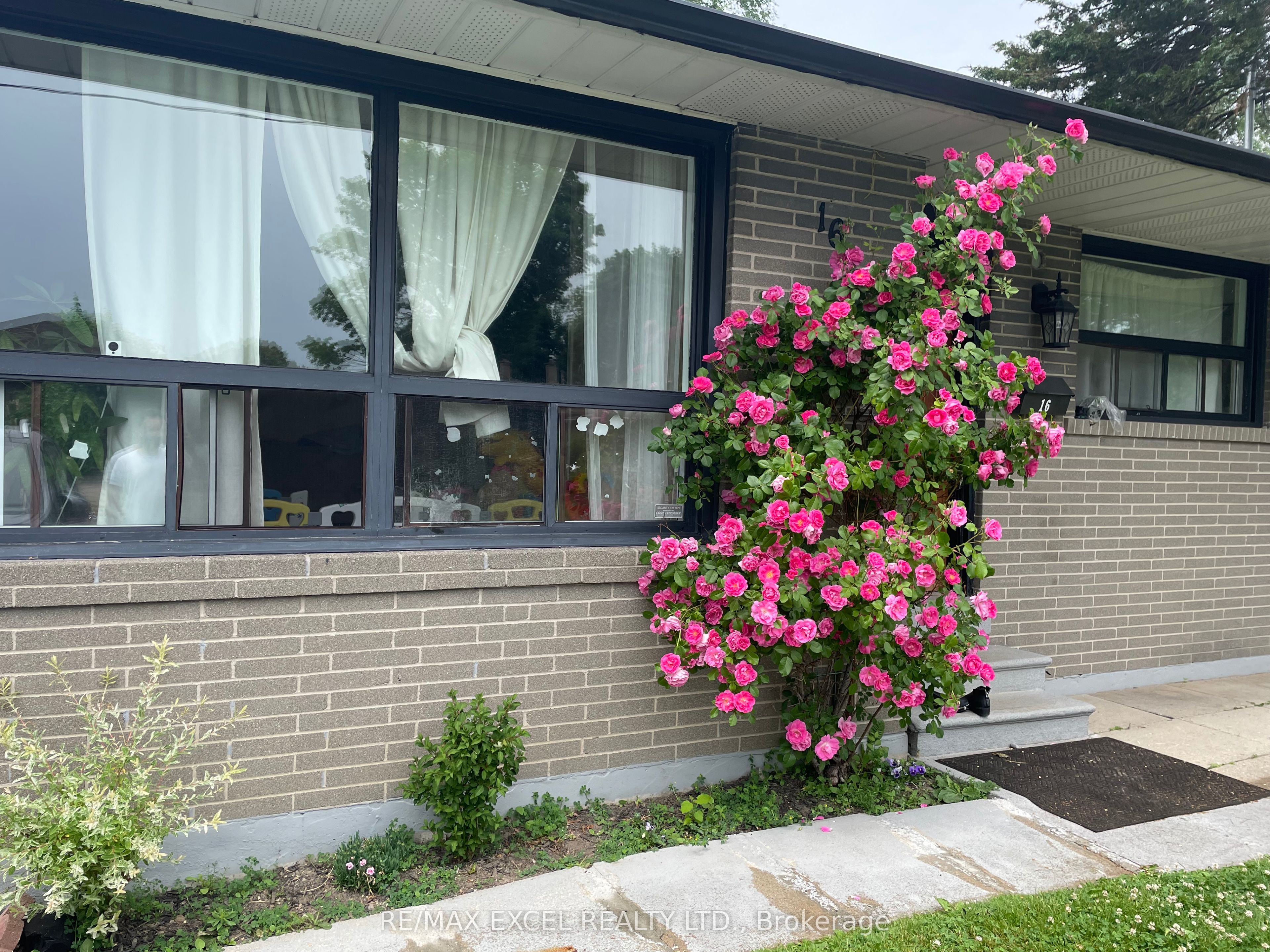 16 Sundance Crescent, Toronto, ON, M1G 2M2 photo 2