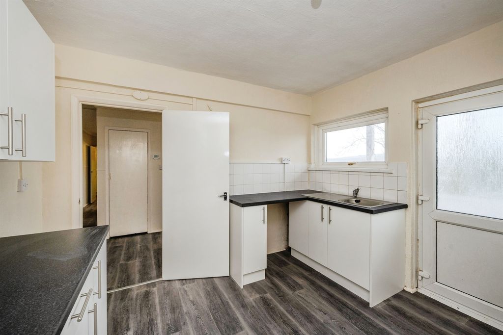 3 bed flat for saleBryn Awel, Cimla, Neath SA11