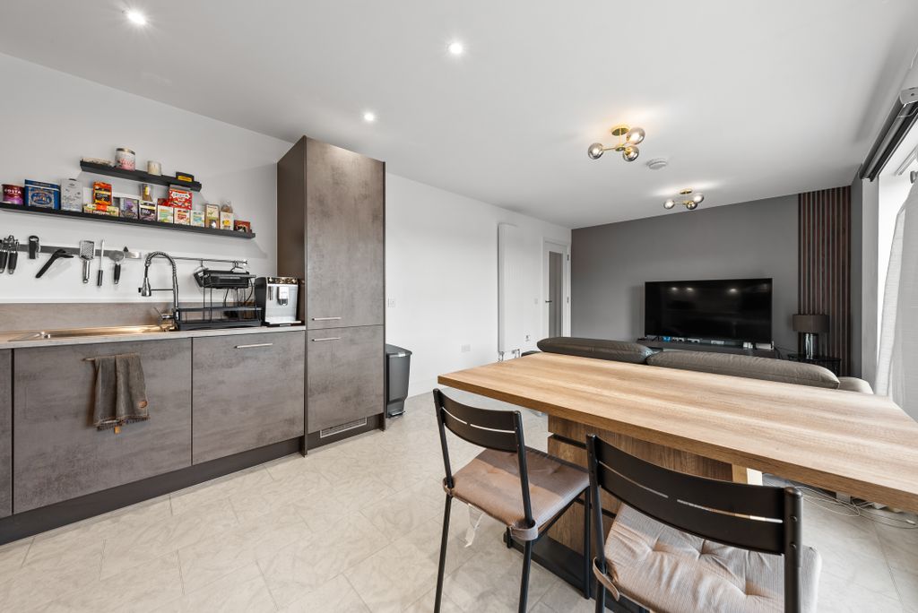 Additional image 7 of 2 bed flat for saleFestival Court, Princes Quay, Glasgow G51