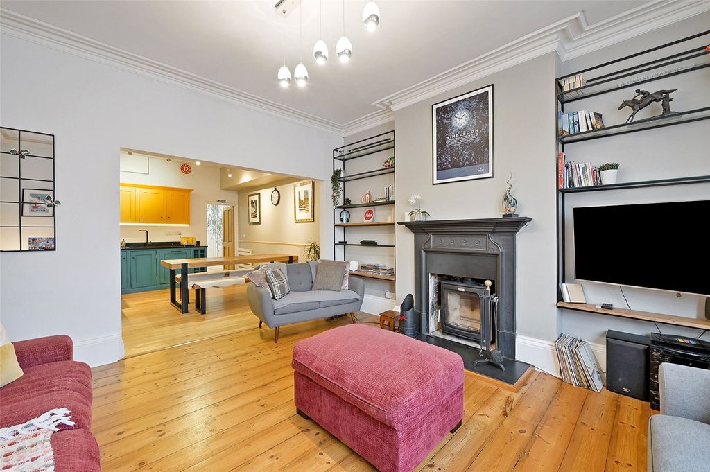Additional image 3 of 2 bed flat for saleStation Road, Henley-On-Thames, Oxfordshire RG9