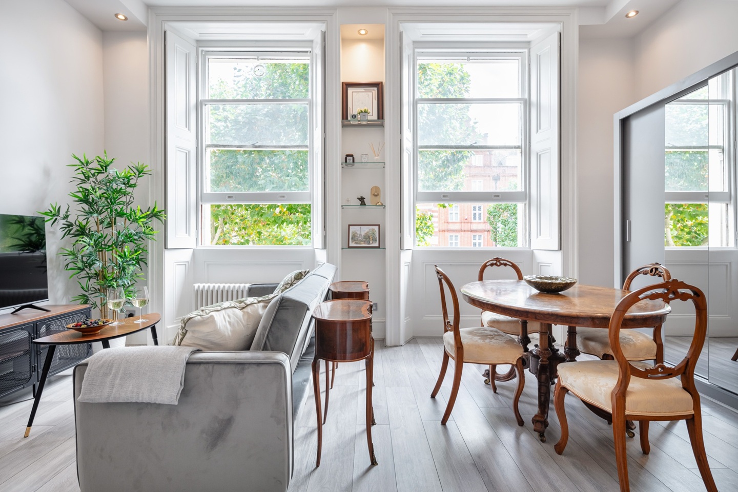 Additional image 2 of 1 Bed Flat, Queen's Gate, SW7, N1 7GU