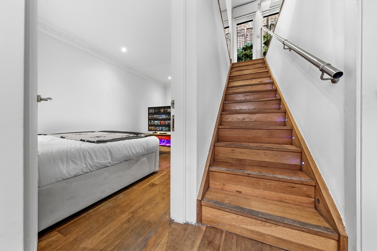 Additional image 6 of 2 Bed Flat, Ovington Mews, SW3, N1 7GU