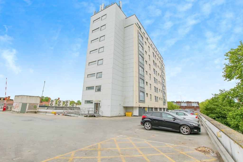 Additional image 9 of 2 bed flat for saleBroadway, Peterborough, Cambridgeshire PE1
