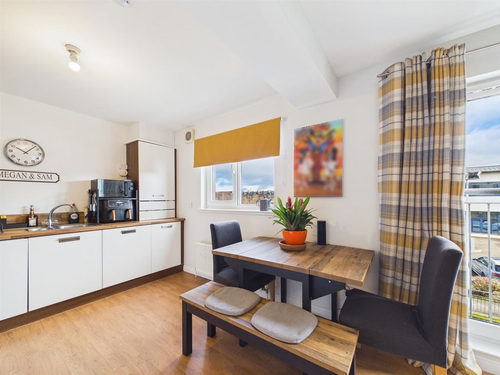 2 bed flat for sale108 Monart Road, Perth PH1 photo 2