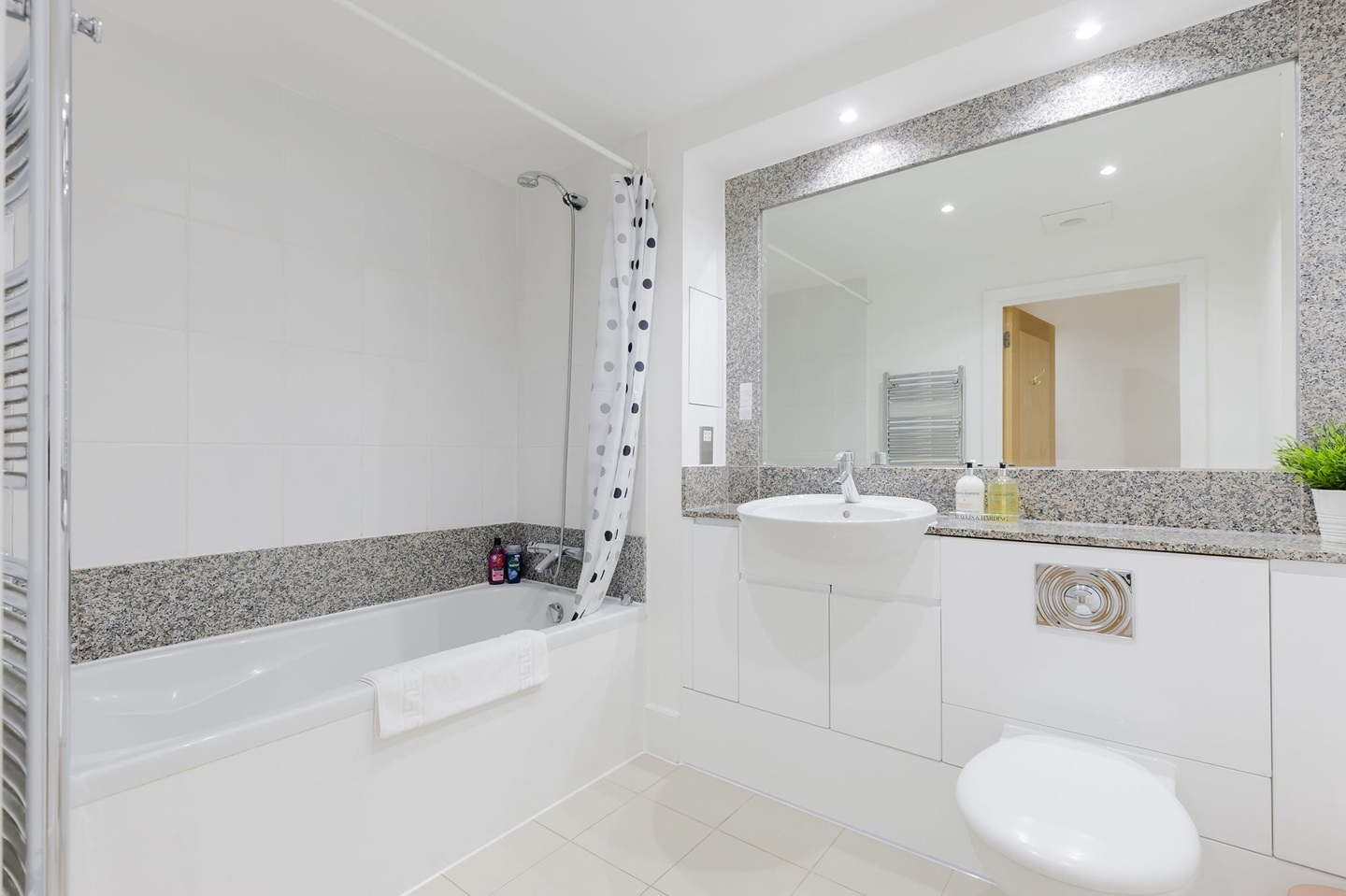 Additional image 5 of 2 Bed Flat, St George Wharf, SW8, N1 7GU