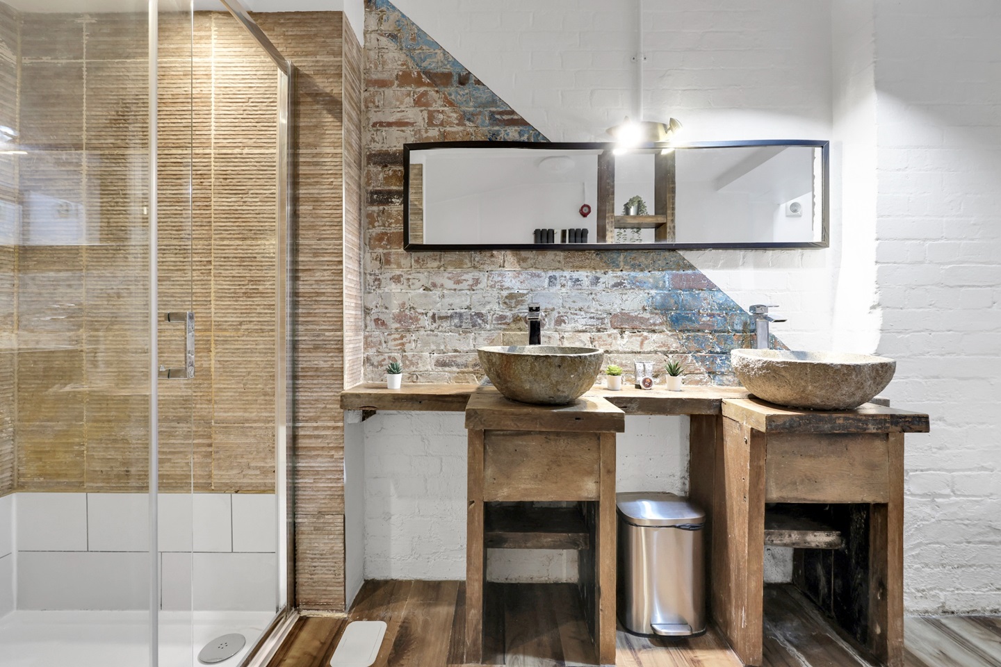 Additional image 3 of 2 Bed Flat, Fullwood's Mews, N1, N1 7GU