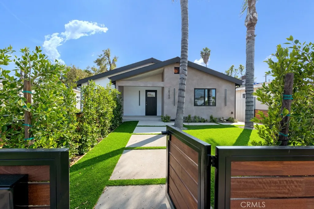 Additional image 2 of 18240 Hartland Street, Reseda, CA 91335