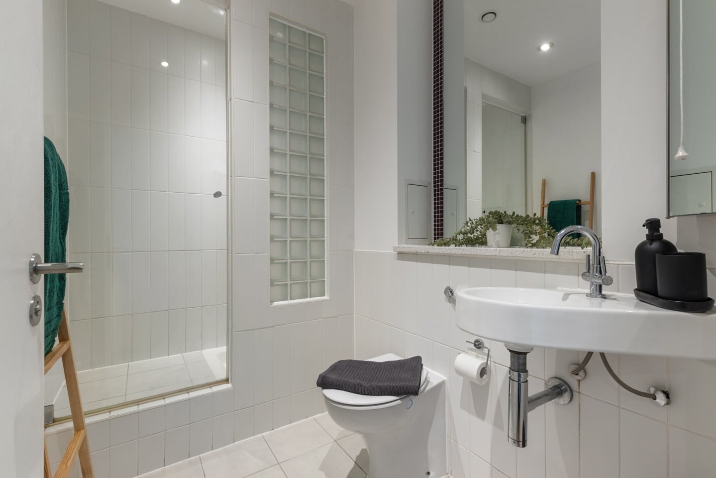 Additional image 24 of 2 Bed Flat, Albion Buildings, N1, N1 7GU