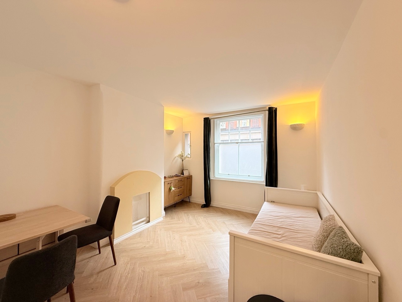 Additional image 4 of 1 Bed Flat, Aldwych Buildings, WC2B