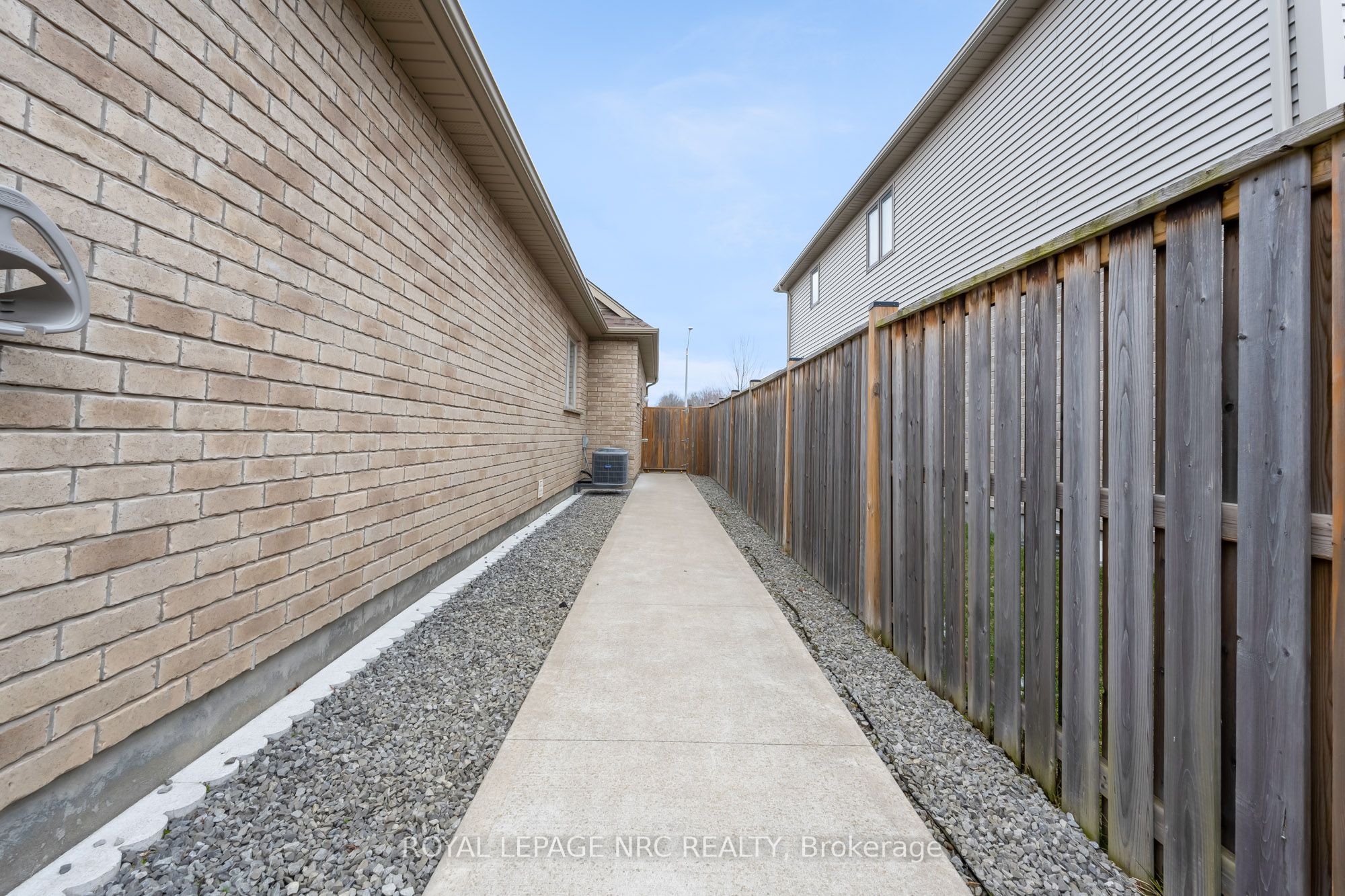 Additional image 5 of 25 Mcfarland Street, Thorold, ON, L2V 0E2