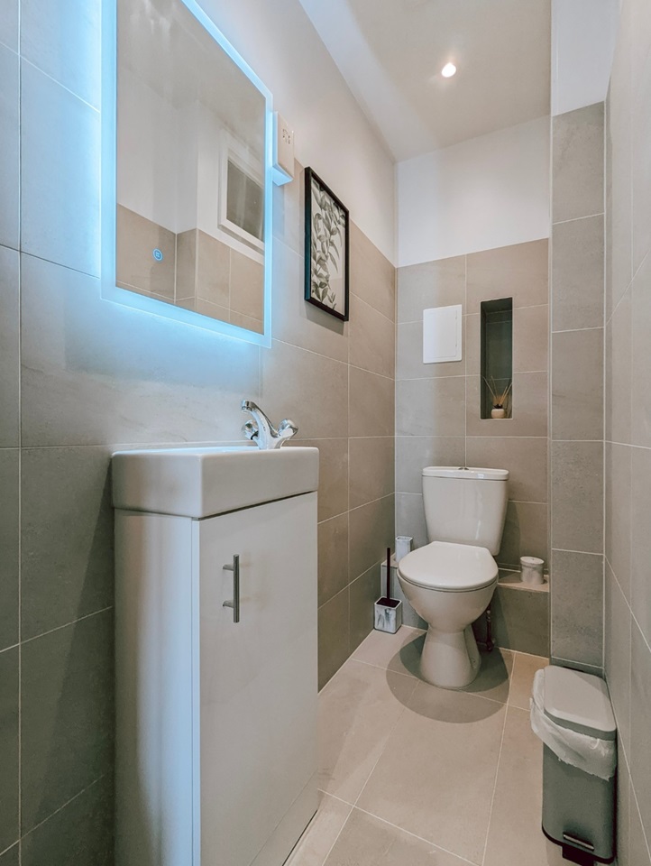 Additional image 4 of 2 Bed Flat, Springwell Court, EC1V, N1 7GU