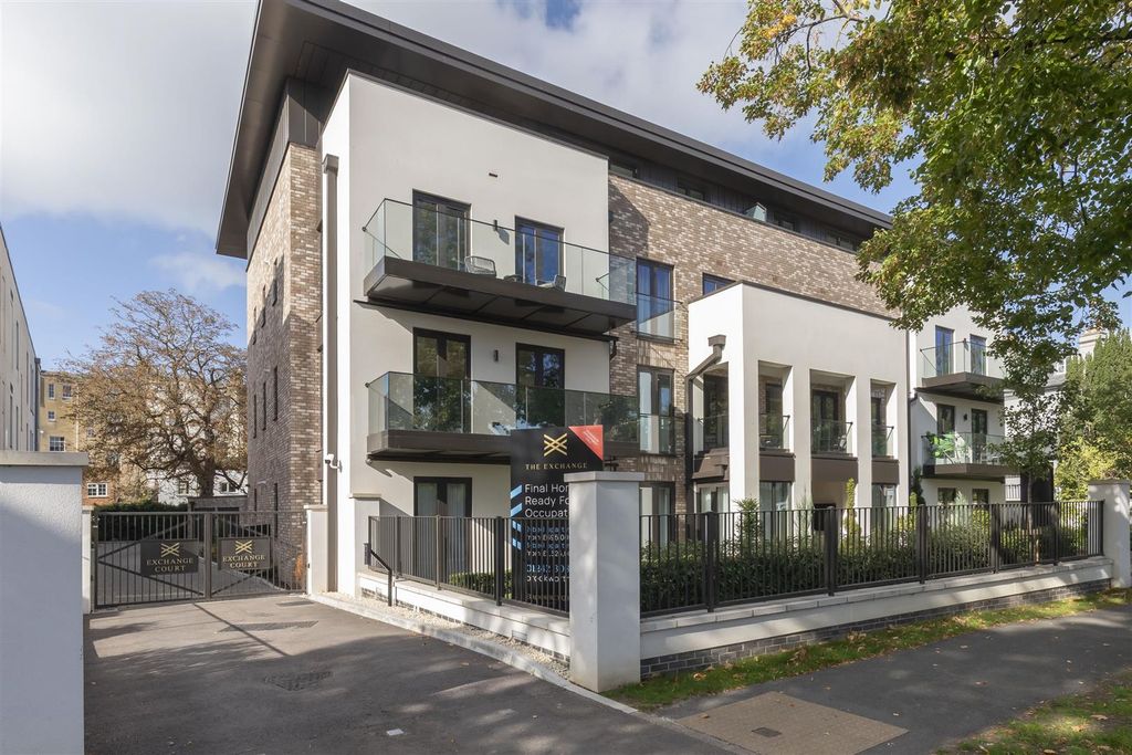 3 bed flat for saleParabola Road, Montpellier, Cheltenham GL50