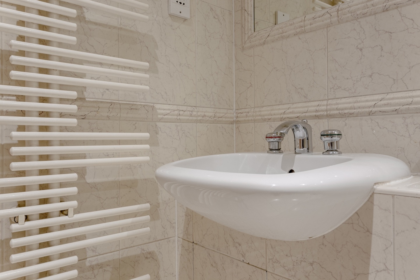 Additional image 25 of 2 Bed Flat, Trinity Square, EC3N, N1 7GU