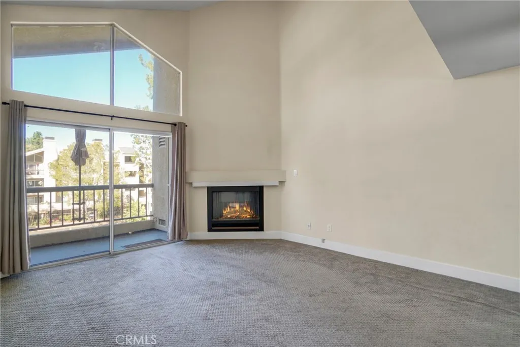 Additional image 8 of 21500 Burbank Blvd Unit 310, Woodland Hills, CA 91367