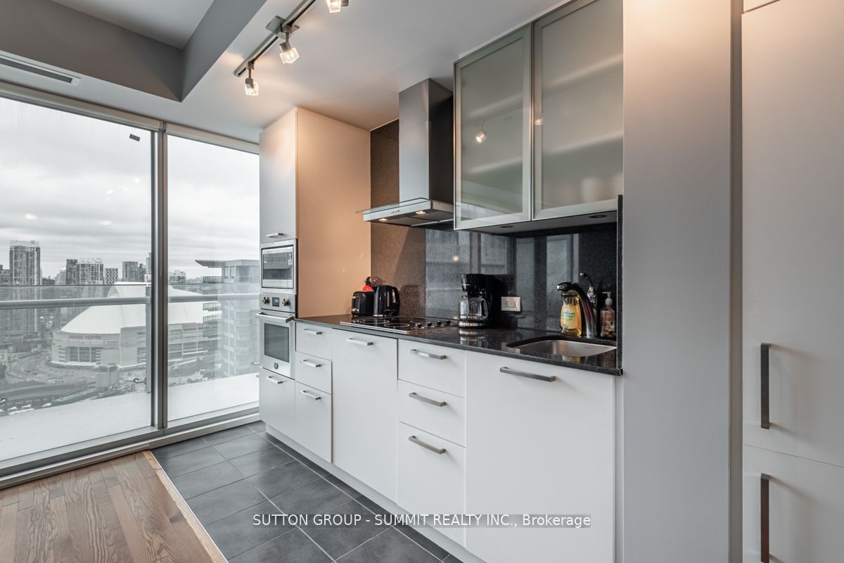 Additional image 6 of 2907-14 York Street, Toronto, ON, M5J 0B1