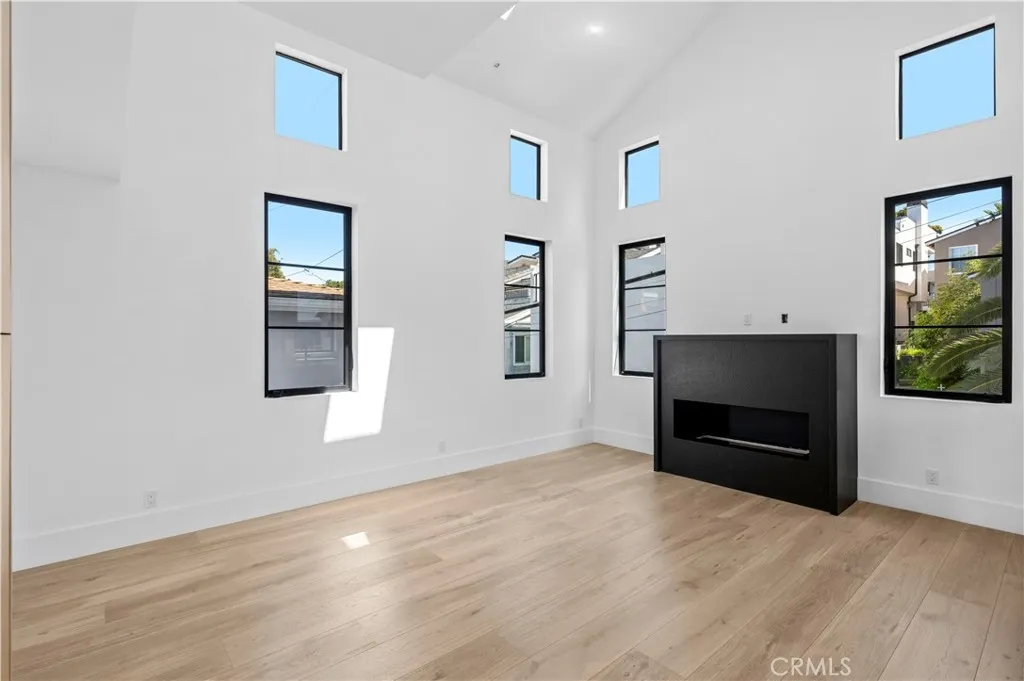 Additional image 8 of 700 Iris, Corona Del Mar, CA 92625