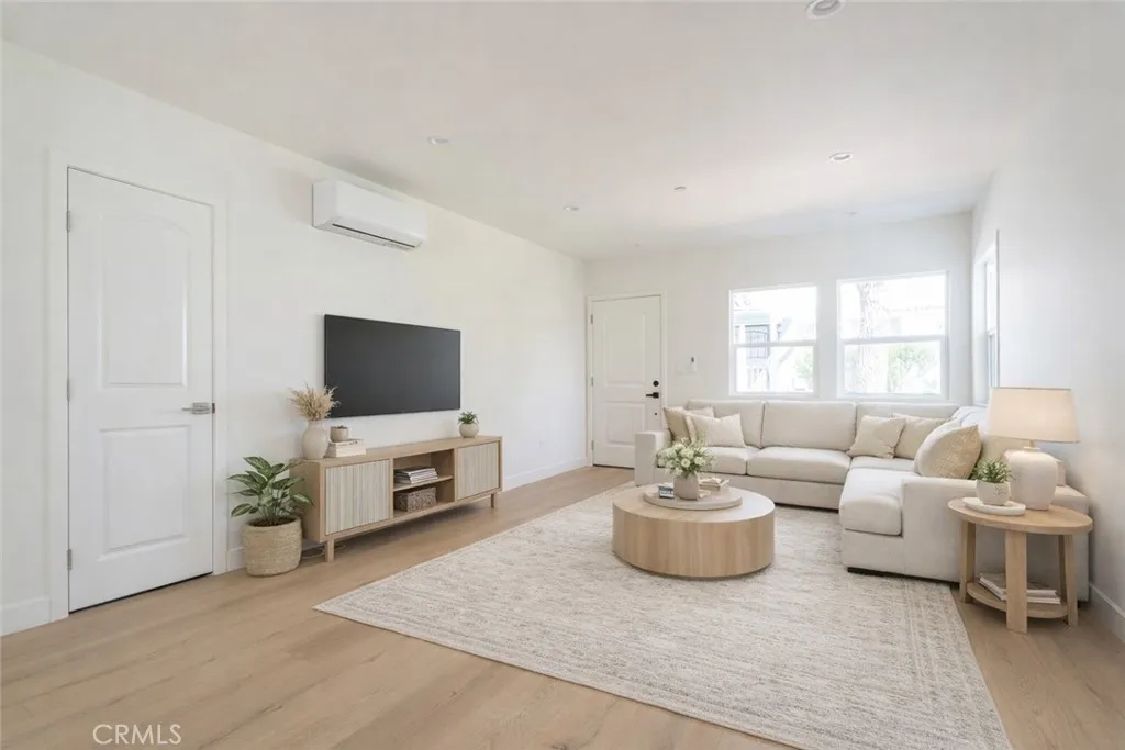 Additional image 2 of 1065 E Spazier Ave Unit 101, Burbank, CA 91502