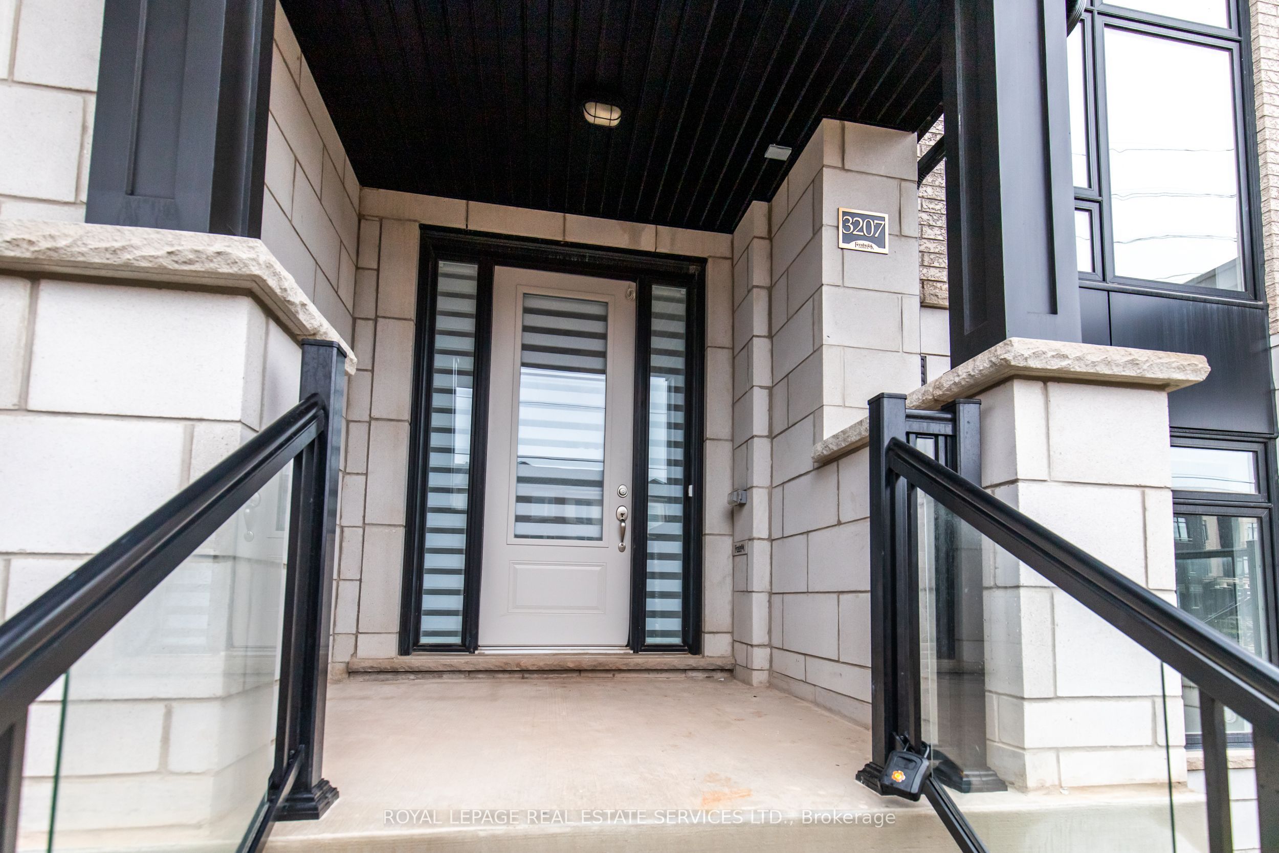 Additional image 3 of Unit 1-3207 Sixth Line, Oakville, ON, L6H 0V8