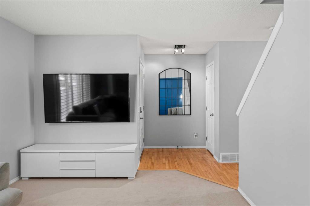 Additional image 5 of 47 Eversyde Heath SW, Calgary, AB, T2Y 4P8