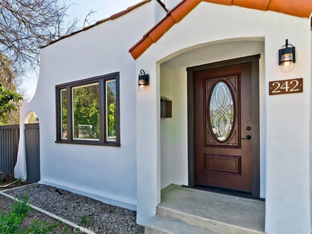 Additional image 3 of 242 W Elmwood Ave, Burbank, CA 91502