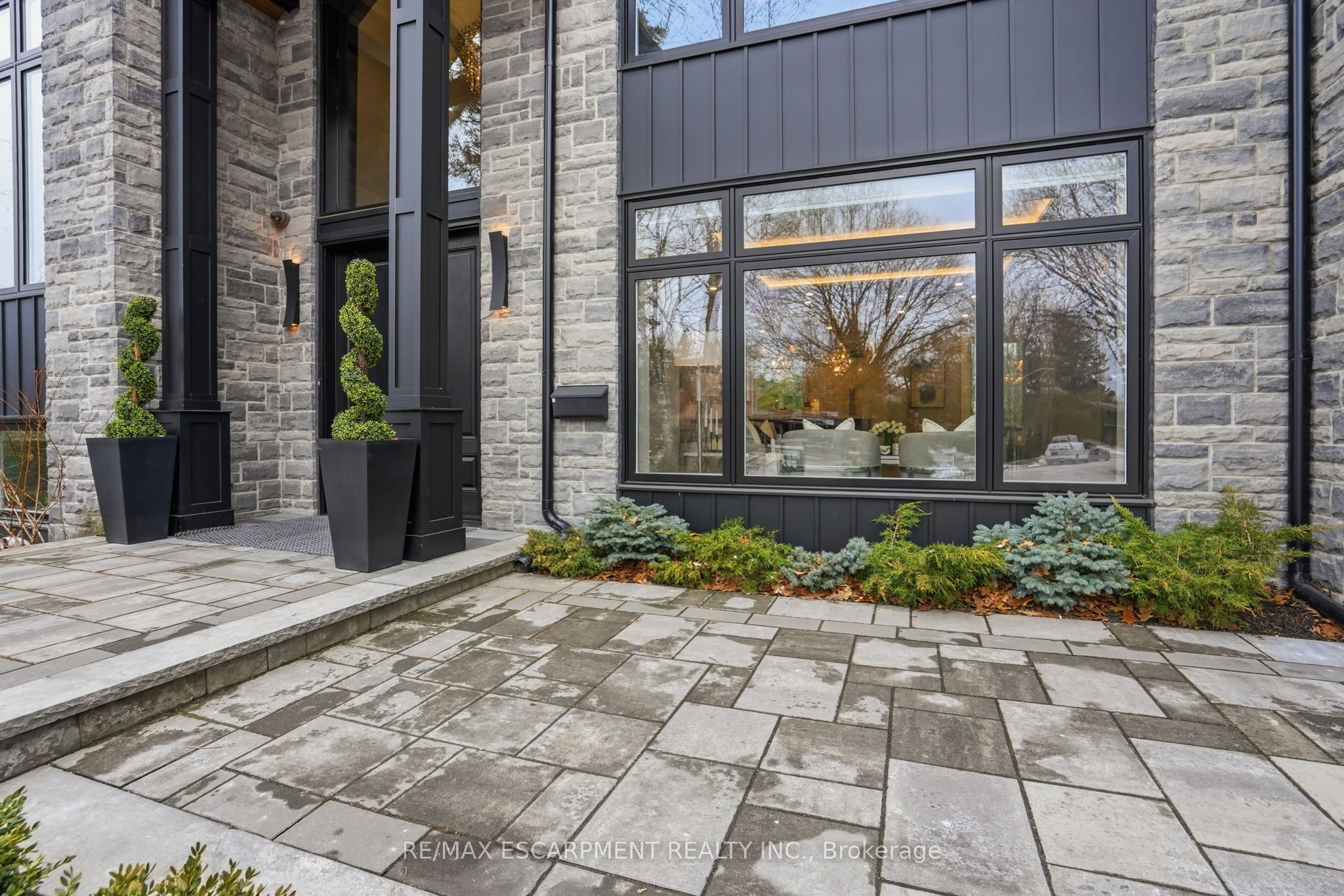 Additional image 3 of 1489 Rogerswood Court, Mississauga, ON, L5J 1R7