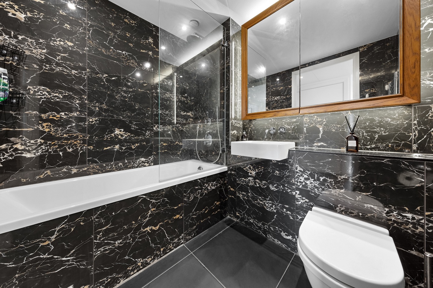 Additional image 27 of 2 Bed Flat, Wandsworth Road, SW8, N1 7GU