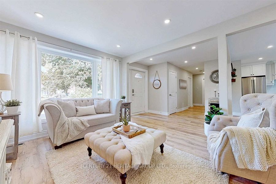 Additional image 3 of Main-45 Lewis Drive, Newmarket, ON, L3Y 1R6