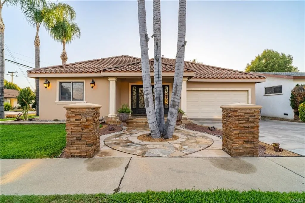 441 S Valley Center Avenue, Glendora, CA 91741