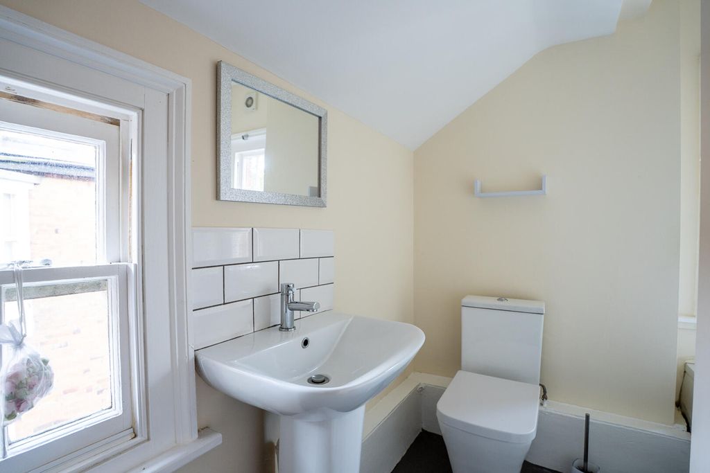 Additional image 6 of 1 bed property for salePark Terrace, Llandrindod Wells LD1